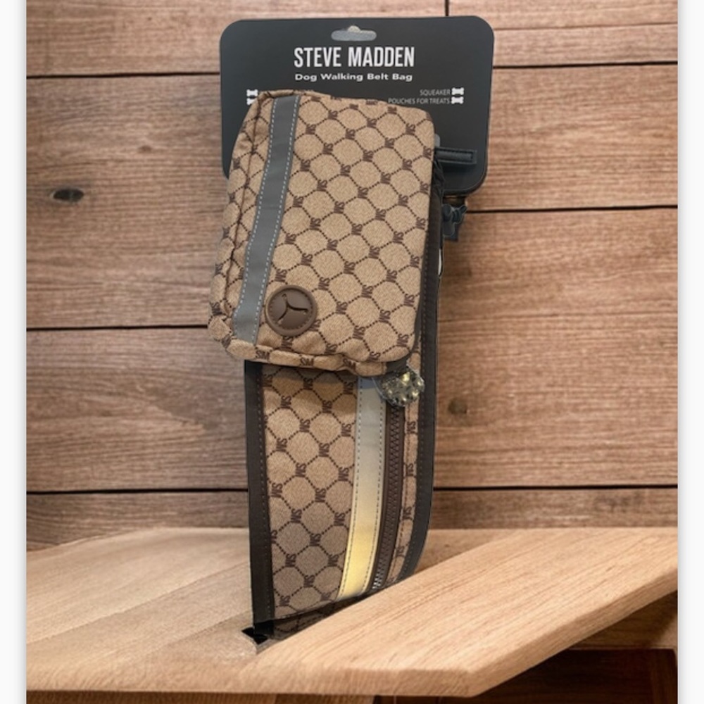 STEVE Madden dog Fanny pack - Picture 2 of 8